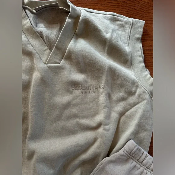 ESSENTIALS ENSEMBLE - Picture 5 of 6